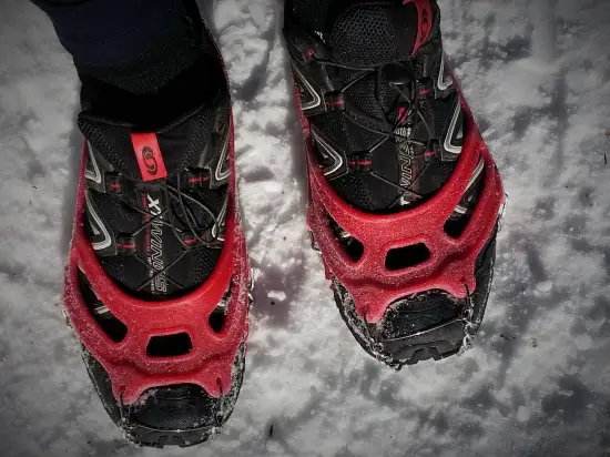 Kahtoola Microspikes snow run2