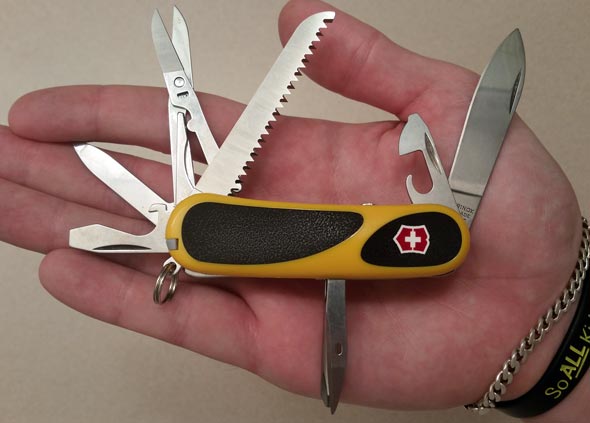 Wenger EvoGrip S18 Swiss Army Knife Review 2 Wenger-EvoGrip-S18-Swiss-Army-Knife