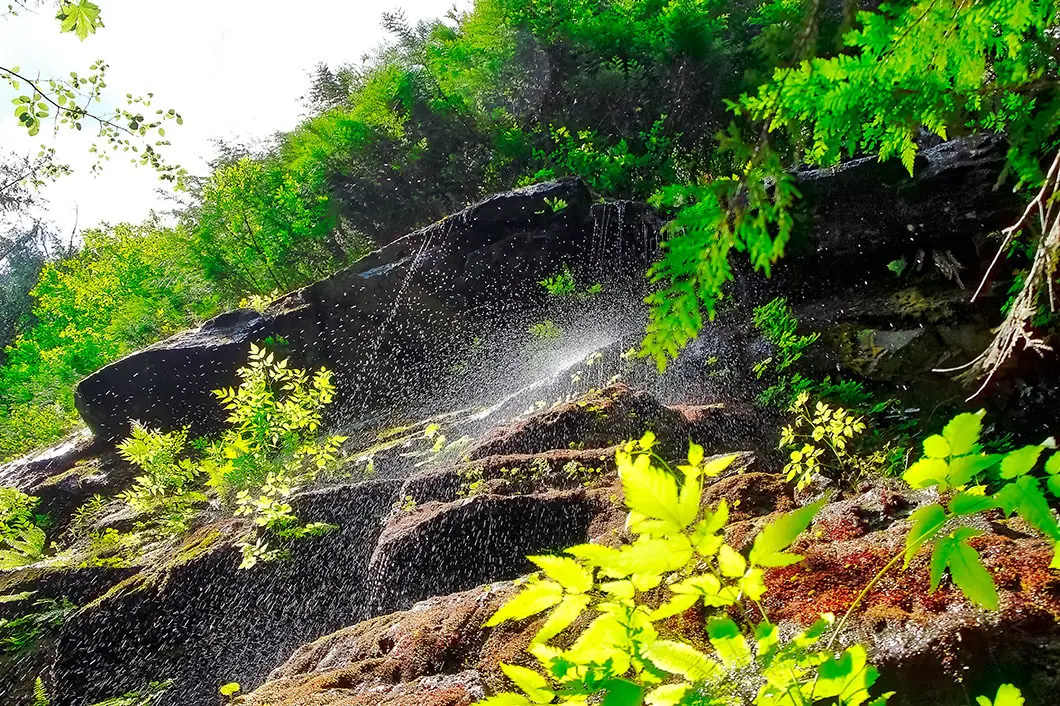 water falling along the sigurd trail